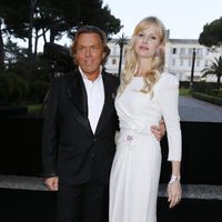 Otto Kern y Naomi Valeska en la fiesta Grisogono de Cannes 2013