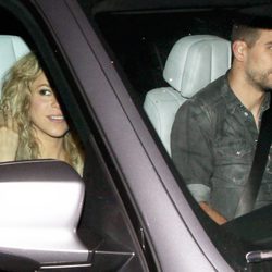 Gerard Piqué y Shakira salen a cenar por Los Angeles