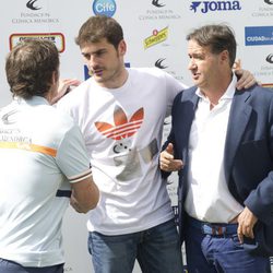 Iker Casillas en un partido benéfico de pádel