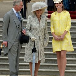 El Príncipe Carlos, la Duquesa de Cornualles y Kate Middleton en la Garden Party en Buckingham Palace 2013