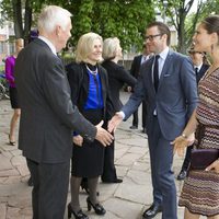 Los Príncipes Victoria y Daniel de Suecia a su llegada al Instituto de Cultura Italiana