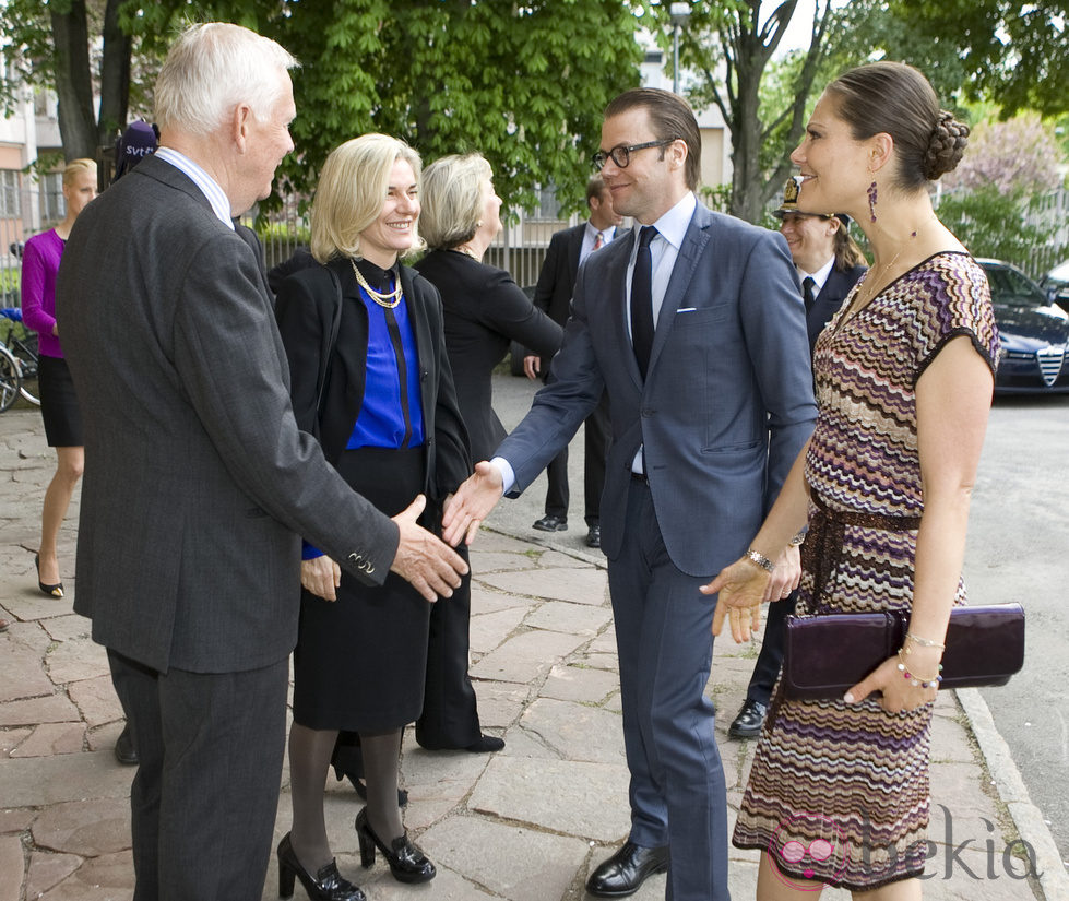Los Príncipes Victoria y Daniel de Suecia a su llegada al Instituto de Cultura Italiana