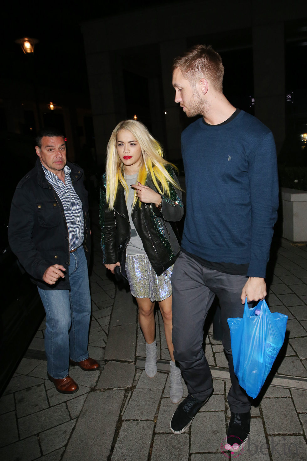 Rita Ora y Calvin Harris de paseo por Londres