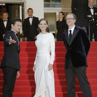 Jeremy Renner, Marion Cotillard y James Gray en la presentación de 'The immigrant' en Cannes 2013