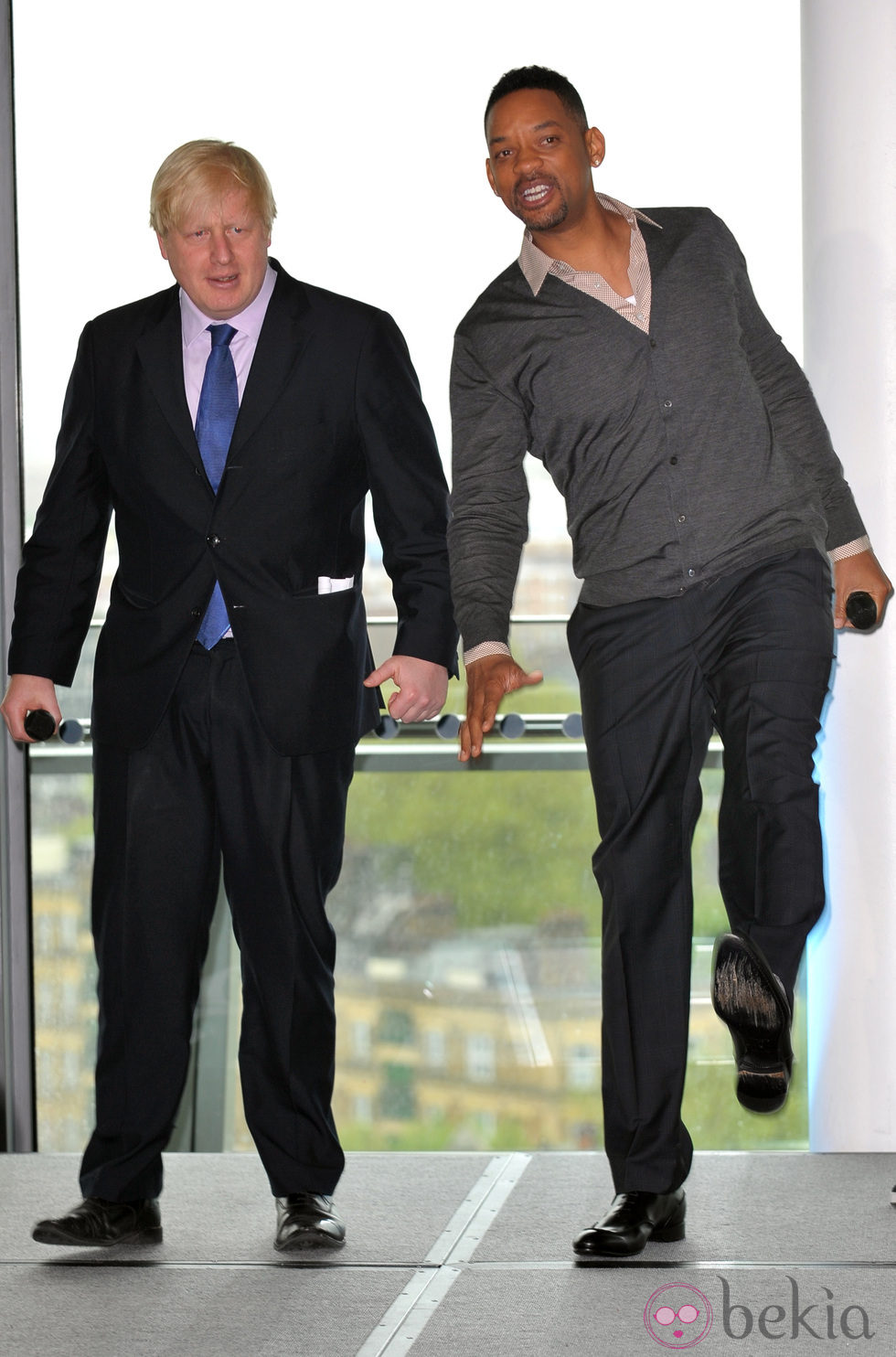 Will Smith con Boris Johnson en la presentación de 'After Earth' en Londres