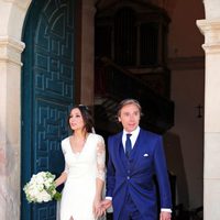 Israel Bayon y Cristina Sainz a su salida de la iglesia tras contraer matrimonio