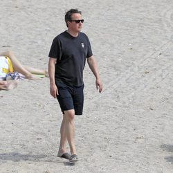 David Cameron paseando por la playa de Ibiza