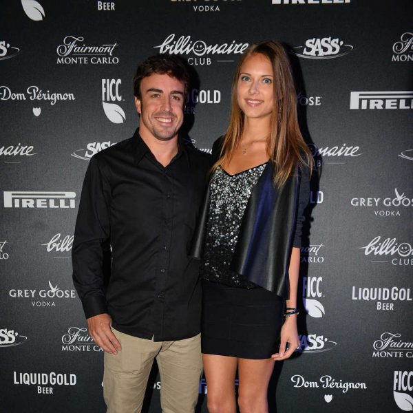El piloto Fernando Alonso y la modelo Dasha Kapustina en una fiesta en Mont...