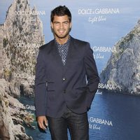 Maxi Iglesias en el Mediterranean Summer Cocktail de Dolce & Gabbana