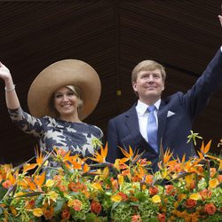 Guillermo Alejandro y Máxima de Holanda en Utrecht un mes después de la coronación