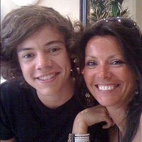 El One Direction Harry Styles con su madre, Anne Cox