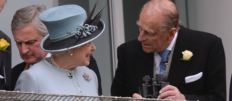 La Reina Isabel y el Duque de Edimburgo en el Derby de Epsom 2013