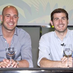 Iker Casillas y Pepe Reina en la presentación de la Copa Confederaciones 2013