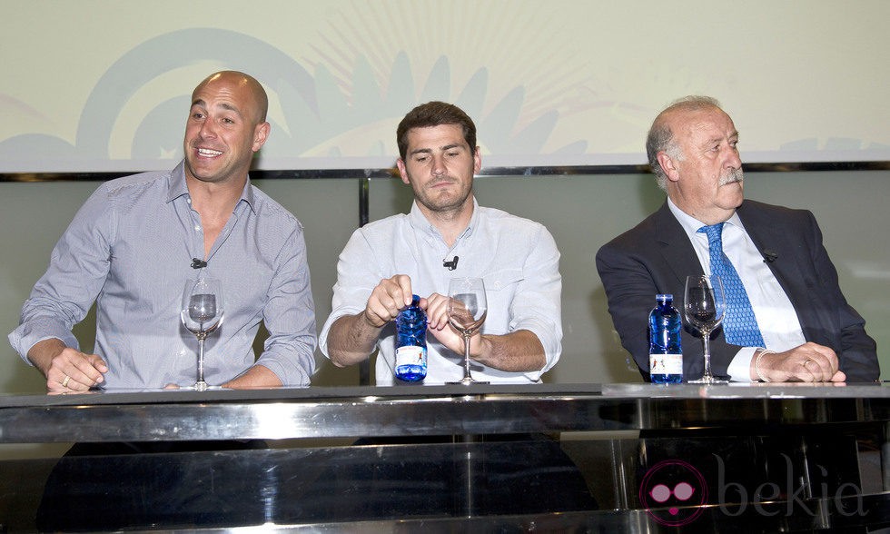 Pepe Reina, Iker Casillas y Vicente del Bosque en la presentación de la Copa Confederaciones 2013