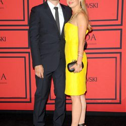Tobey Maguire y Jennifer Meyer en los Premios CFDA 2013