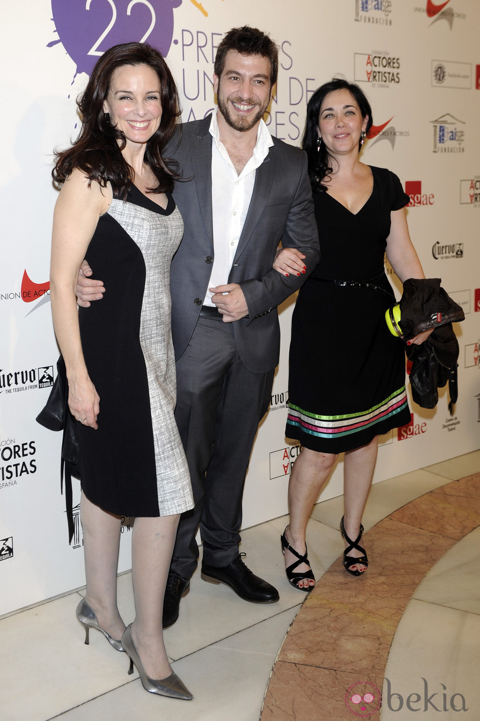 Silvia Marsó acompañada en la alfombra roja de los Premios Unión de Actores 2012