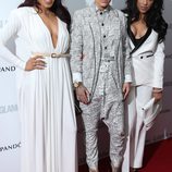 Karis Anderson, Courtney Rumbold y Alexandra Buggs en los Premios Glamour Mujer del Año 2013 en Londres