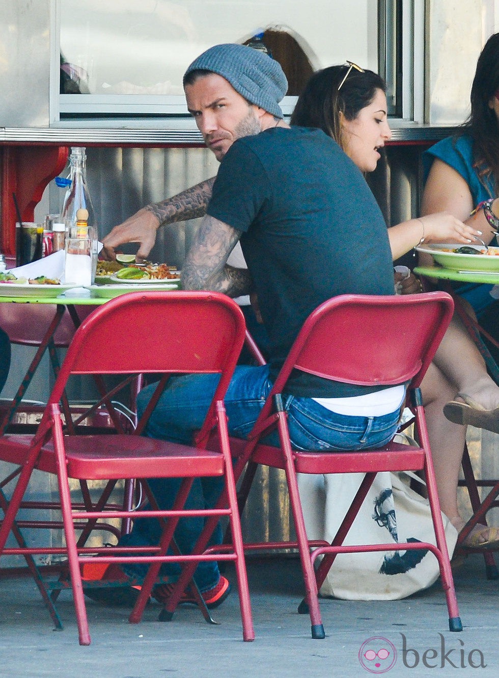 David Beckham comiendo en una terraza de Nueva York