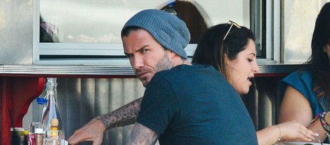 David Beckham comiendo en una terraza de Nueva York