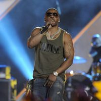 Nelly actuando en los CMT Awards 2013