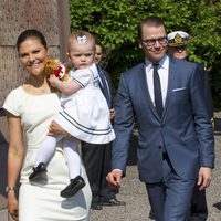 Victoria y Daniel de Suecia con la Princesa Estela en la apertura del Palacio Real