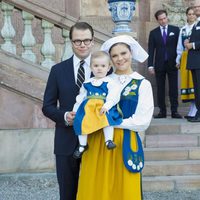 Los Príncipes Victoria, Daniel y Estela en el Día Nacional de Suecia 2013