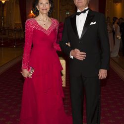 Carlos Gustavo y Silvia de Suecia en la cena previa a la boda de Magdalena de Suecia y Chris O'Neill