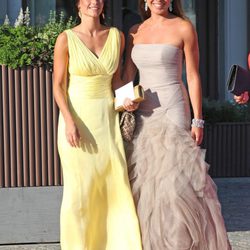 Sofia Hellqvist y Louise Gottlieb en la cena previa a la boda de Magdalena de Suecia y Chris O'Neill