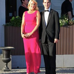 Theodora y Felipe de Grecia en la cena previa a la boda de Magdalena de Suecia y Chris O'Neill