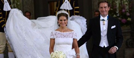La Princesa Magdalena de Suecia y Chris O'Neill saliendo de la Capilla del Palacio Real de Estocolmo