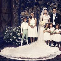 Fotografía oficial de la boda de la princesa Magdalena de Suecia y Christopher O'Neill con los pajes y damas de honor