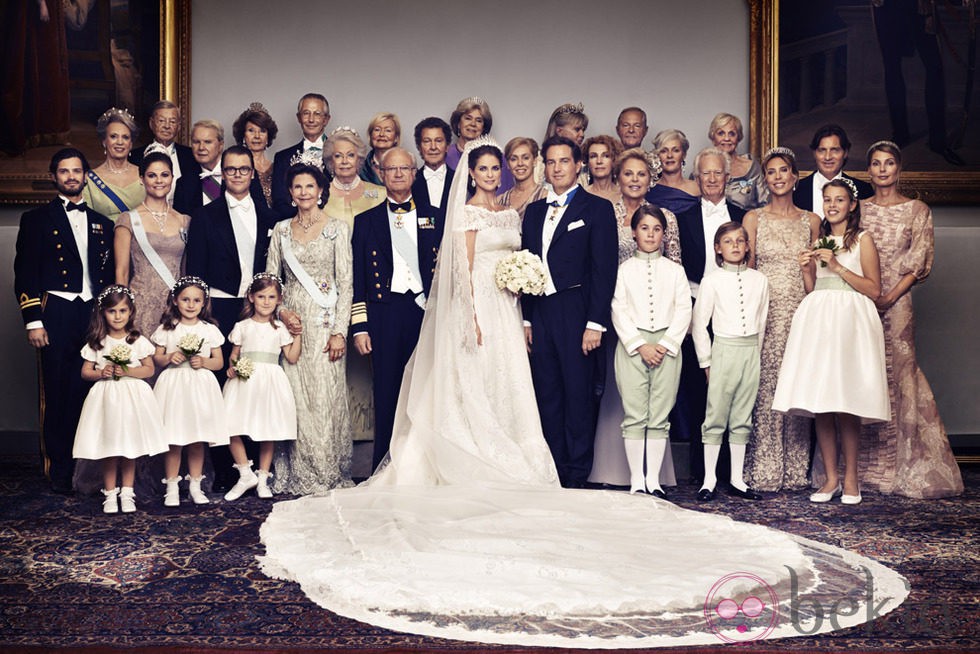 Fotografía oficial de la Casa Real Sueca tras la boda de la princesa Magdalena y Chris O'Neill