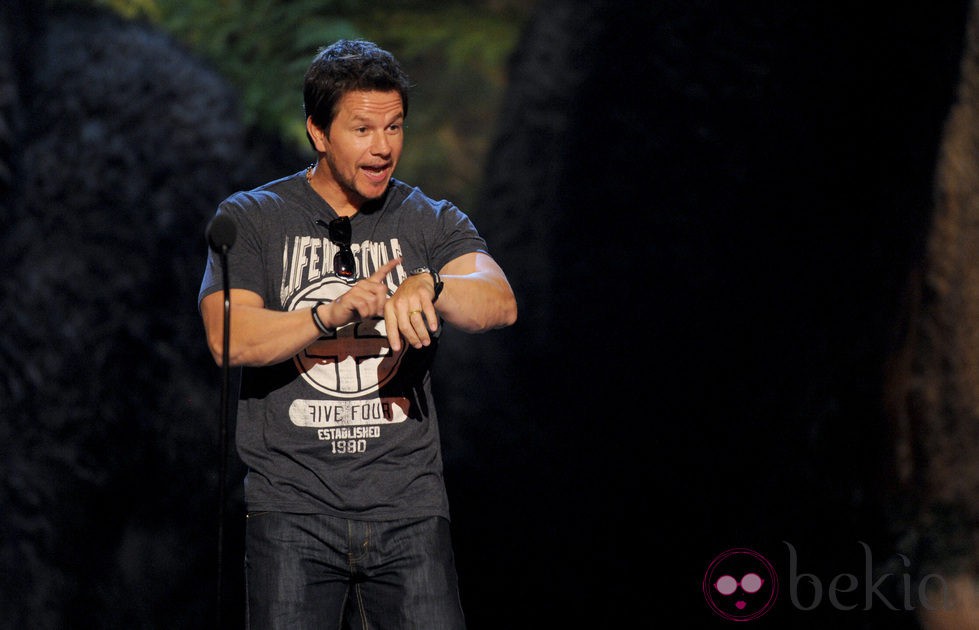 Mark Wahlberg presentando los Guys Choice Awards 2013