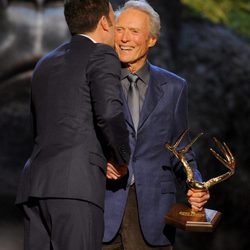 Clint Eastwood recibe un premio en los Guys Choice Awards 2013