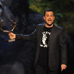 Jimmy Kimmel recoge un premio en los Guys Choice Awards 2013