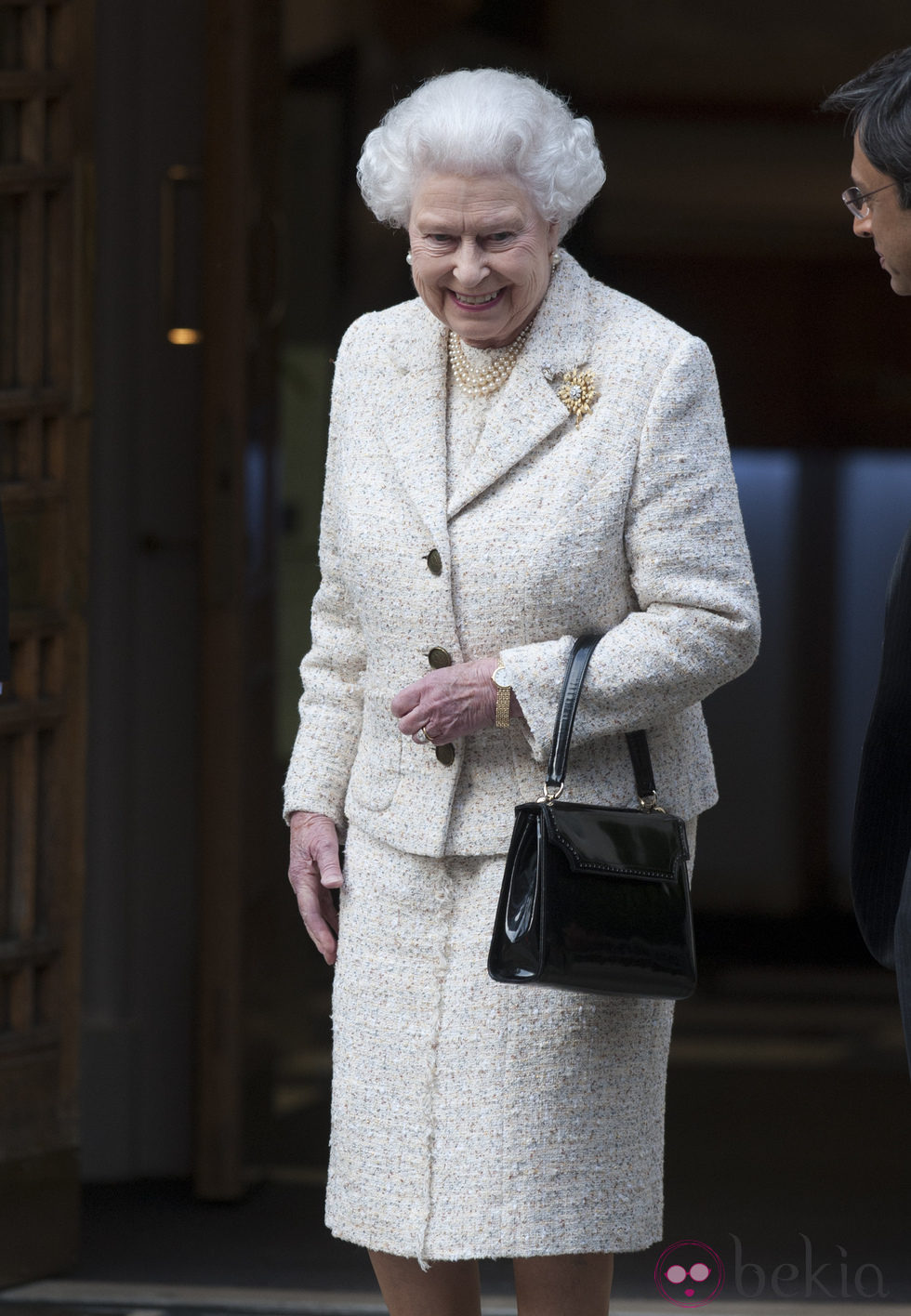 La Reina Isabel II visita al Duque de Edimburgo en el hospital el día de su 92 cumpleaños