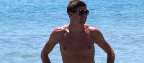 Steven Gerrard con el torso desnudo en Ibiza