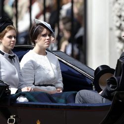 El Príncipe Andrés y las Princesas de York en Trooping the Colour 2013