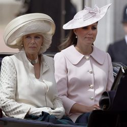 Camilla Parker y Kate Middleton en Trooping the Colour 2013