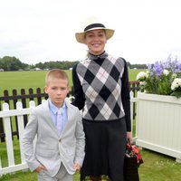 Sharon Stone y su hijo en la Copa de la Reina de Polo