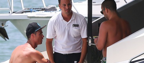 Cristiano Ronaldo navegando en su yate por Miami