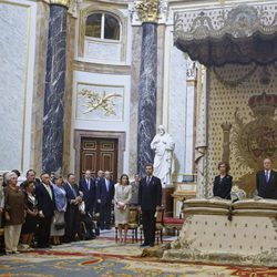 La Familia Real en la misa conmemorativa del centenario del nacimiento del Conde de Barcelona