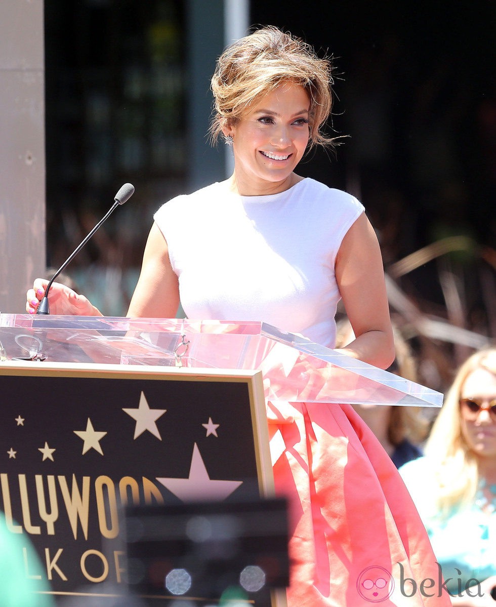 Jennifer Lopez habla sobre su estrella en el Paseo de la Fama de Hollywood