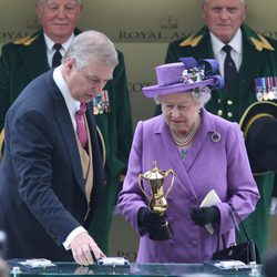 El Duque de York y la Reina Isabel en Ascot 2013