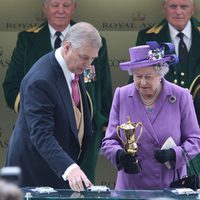 El Duque de York y la Reina Isabel en Ascot 2013