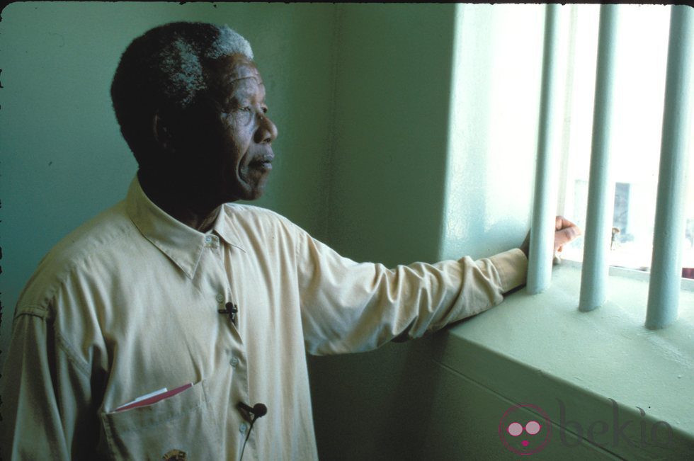 Nelson Mandela en la cárcel a principios de los años noventa