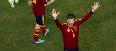 Gerard Piqué celebra el pase de España a la final de la Copa Confederaciones 2013