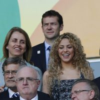 Montserrat Bernabéu y Shakira en el partido España-Italia de la Copa Confederaciones 2013