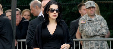 Hilaria Thomas en el funeral de James Gandolfini en Nueva York