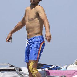 Rafa Nadal en bañador en un barco en Ibiza